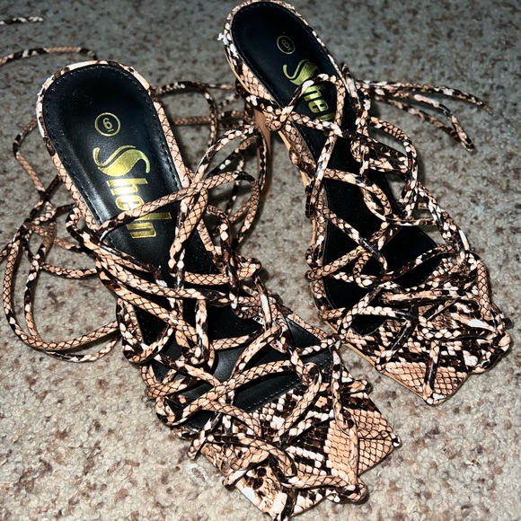 Beautiful NEW Snakeskin Caged toe Strap-up Heels - Picture 3 of 6